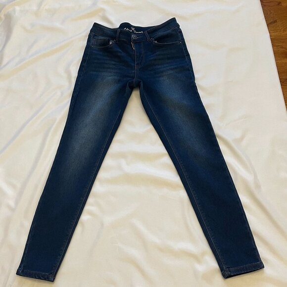 Almost Famous Midrise Jeans 7 - Picture 1 of 11